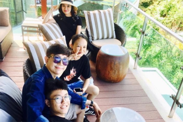 Long Nhật về Hải Phòng làm điều đặc biệt cho vợ Hoa khôi và 4 con