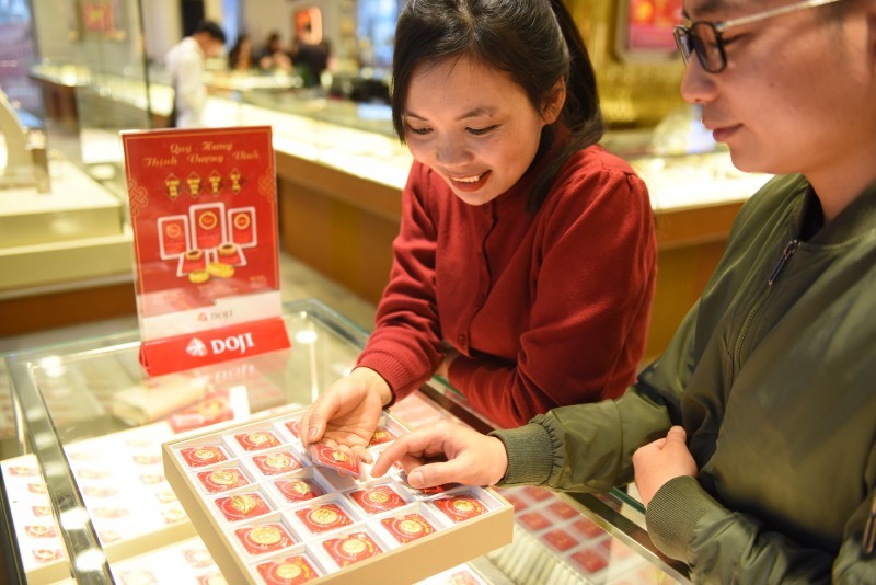 Giá vàng hôm nay 13/6: Nhiều nỗi lo ép vàng giảm giá