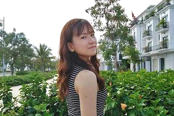 Học trực tuyến từ lớp 4, cô gái Quảng Ninh nhận bằng cử nhân năm 17 tuổi