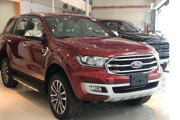 Mới ra mắt thị trường, Ford Everest phiên bản mới đã hạ giá sâu bất ngờ