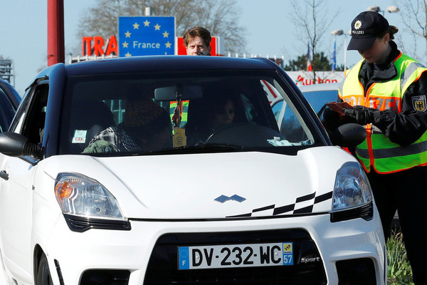 Người Pháp bị xúc phạm do Covid-19, quan chức Đức xin lỗi