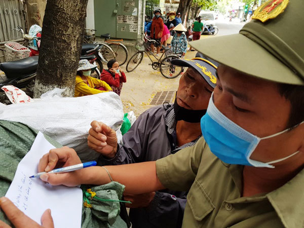 Hue, Da Nang set up free rice ATMs