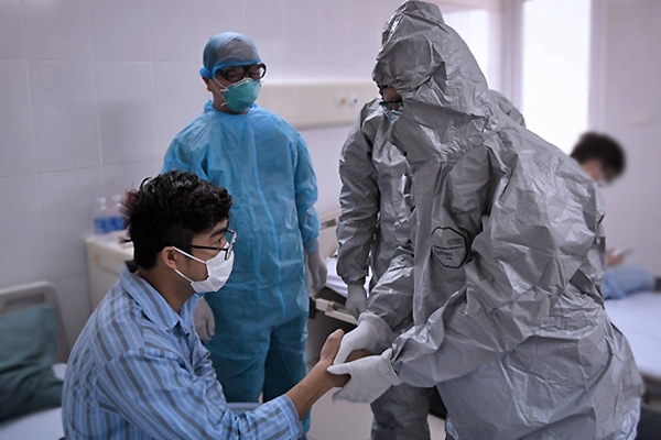 Bác sĩ Việt đầu tiên mắc Covid-19: Lo lắng nhất không phải cho bản thân mình