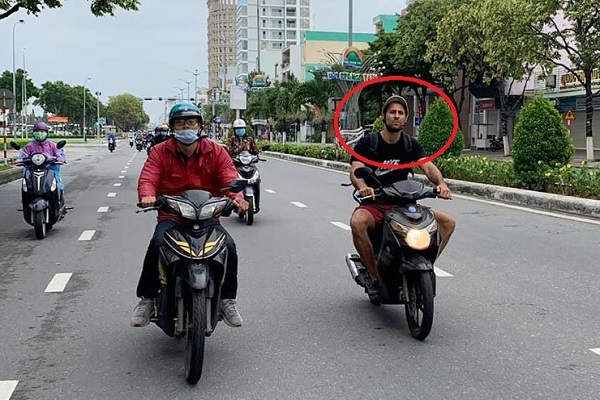 Đà Nẵng xử phạt du khách Italia không đeo khẩu trang trên đường