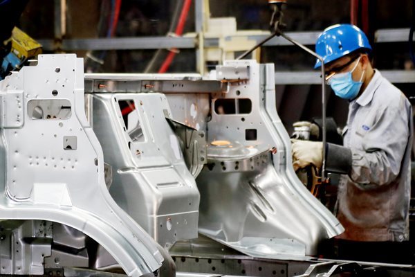 Vietnamese enterprises add jobs as Chinese supplies to int'l buyers are interrupted