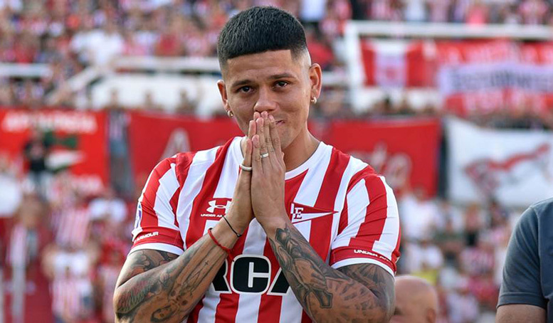 Cầu thủ MU cầu xin CLB không gọi trở lại Manchester