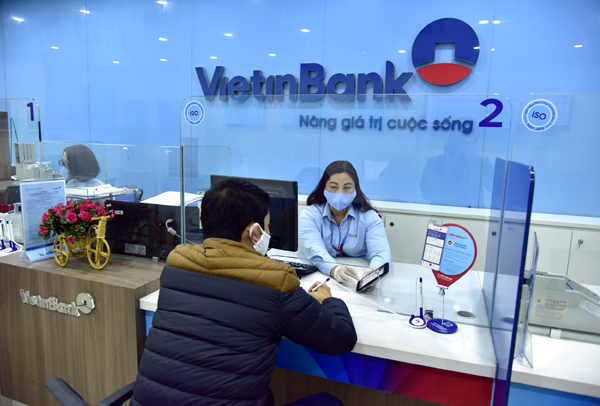 Hàng trăm khách hàng cá nhân được VietinBank hỗ trợ vượt đại dịch