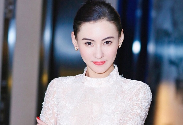 Tậu liền 2 xe sang, Trương Bá Chi bị nghi 'đốt tiền' của đại gia giấu mặt