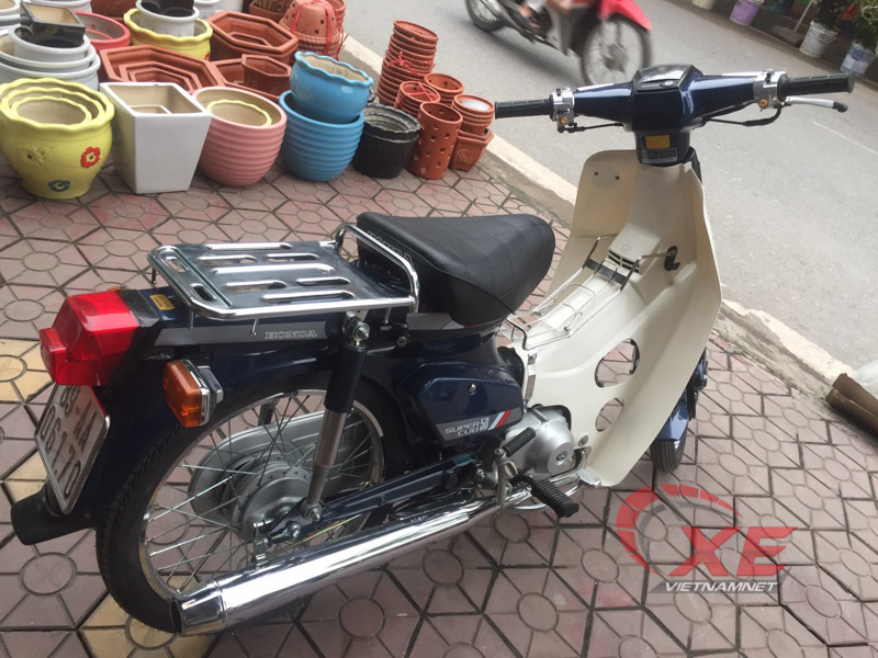 Honda Super Cub 82 đã 30 năm tuổi,  giá đắt hơn Honda SH150i