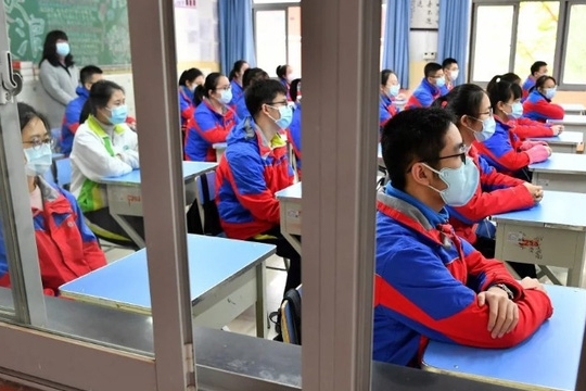Thế giới tổ chức tốt nghiệp và tuyển sinh ĐH ra sao khi Covid-19 kéo dài?