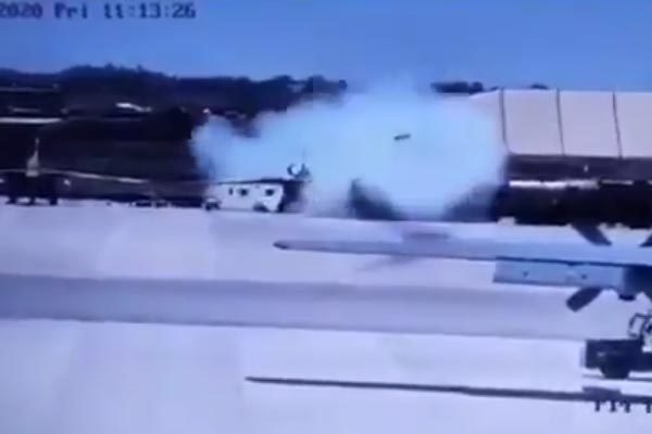 Tiêm kích nã nhầm tên lửa trước khi rời căn cứ, gây sự cố thảm khốc