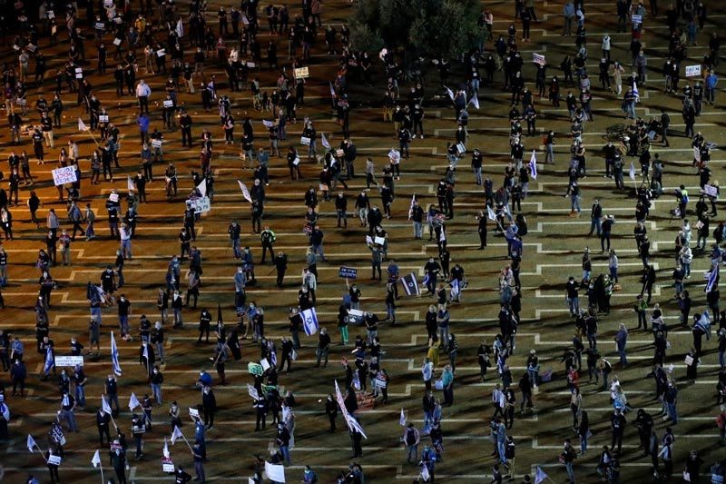 Hình ảnh hàng nghìn người cách nhau 2m biểu tình chống Thủ tướng Israel