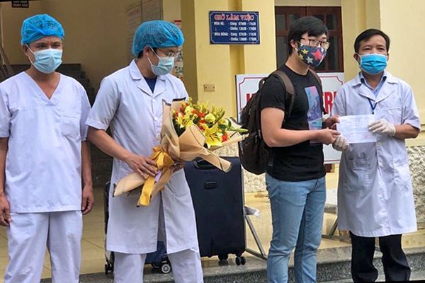 Thêm 5 bệnh nhân Covid-19 khỏi bệnh, số ca ra viện lên 207 người