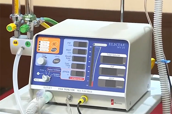Máy thở Metran bắt đầu được bàn giao cho Việt Nam