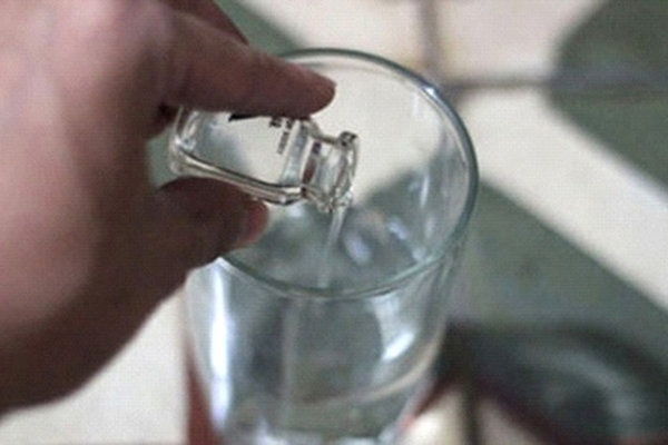 Bình rượu cướp 2 mạng sống và thứ nước độc từ mối tình vụng trộm