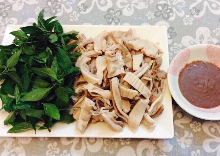 Mẹo làm sạch dạ dày lợn để luộc giòn ngon, không bị hôi