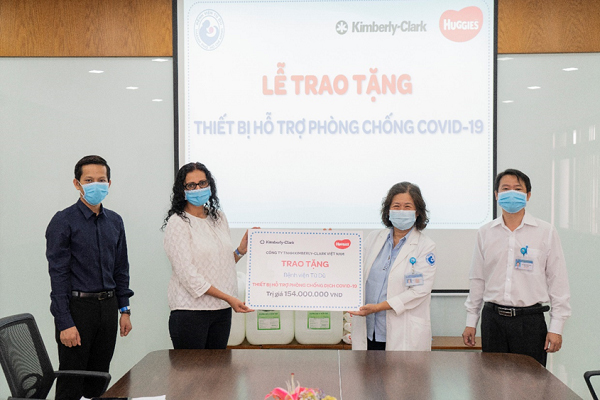 Huggies Việt Nam tặng quà cho 40 bệnh viện phụ sản