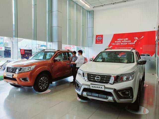 Dỡ lệnh cách ly, đại lý ô tô rục rịch giao xe, hồi sinh thị trường