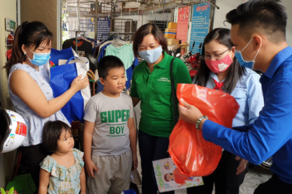 NutiFood cùng chương trình ‘1 triệu ly sữa’ đến với trẻ em nghèo