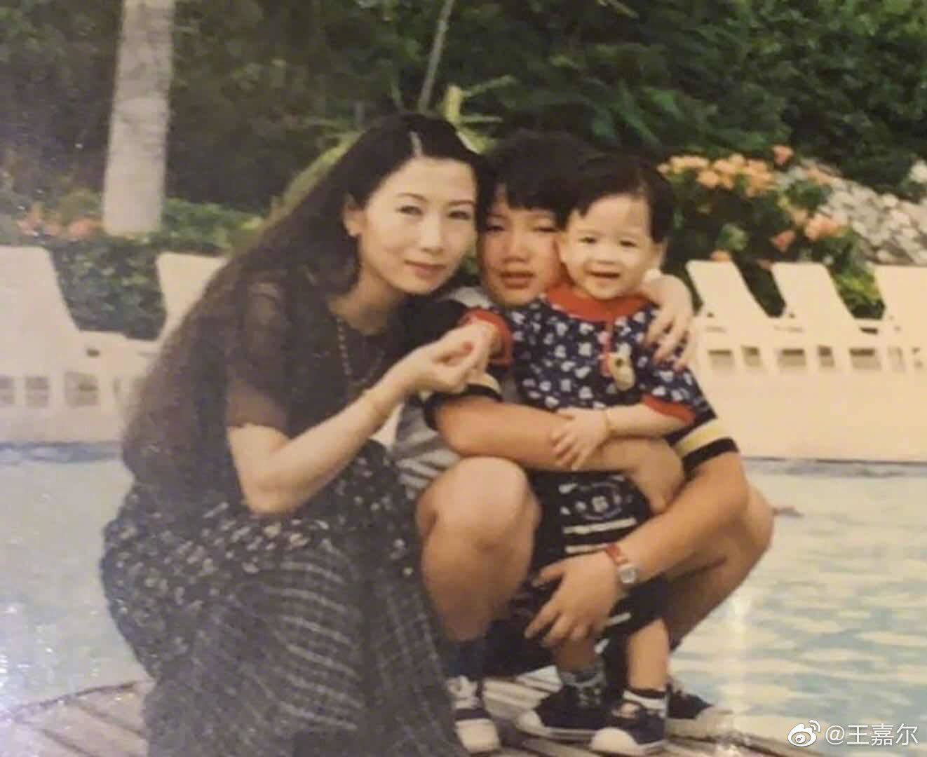 La Chí Tường bị tẩy chay, mất show sau scandal phản bội bạn gái