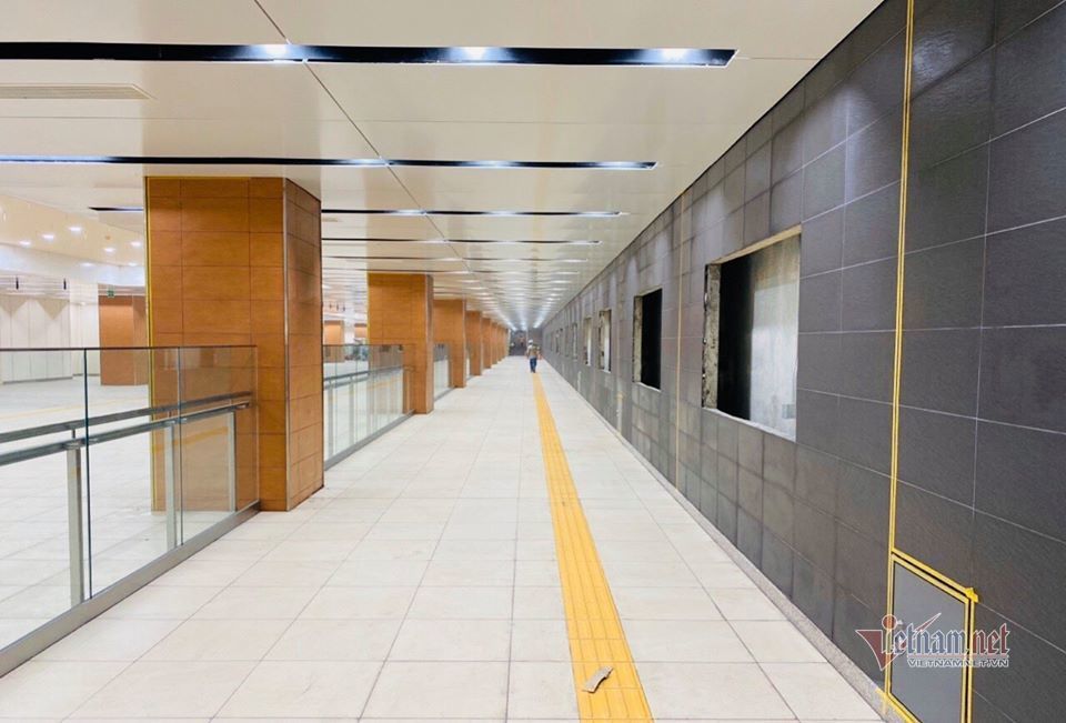 Cận cảnh bên trong nhà ga ngầm tuyến metro Bến Thành - Suối Tiên