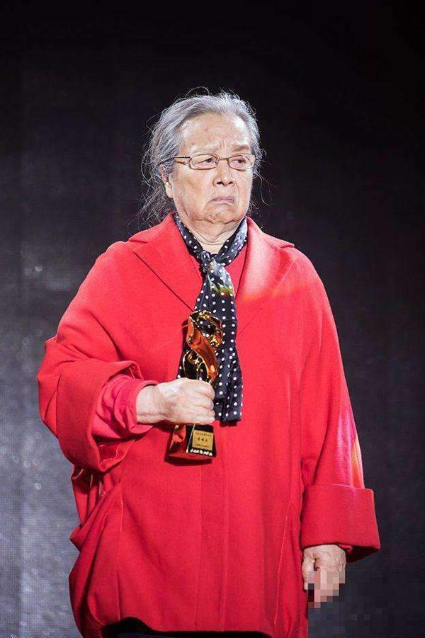 Tui th chn b, b nm trng v vai c 'Dung Ma Ma' ca L Minh Khi