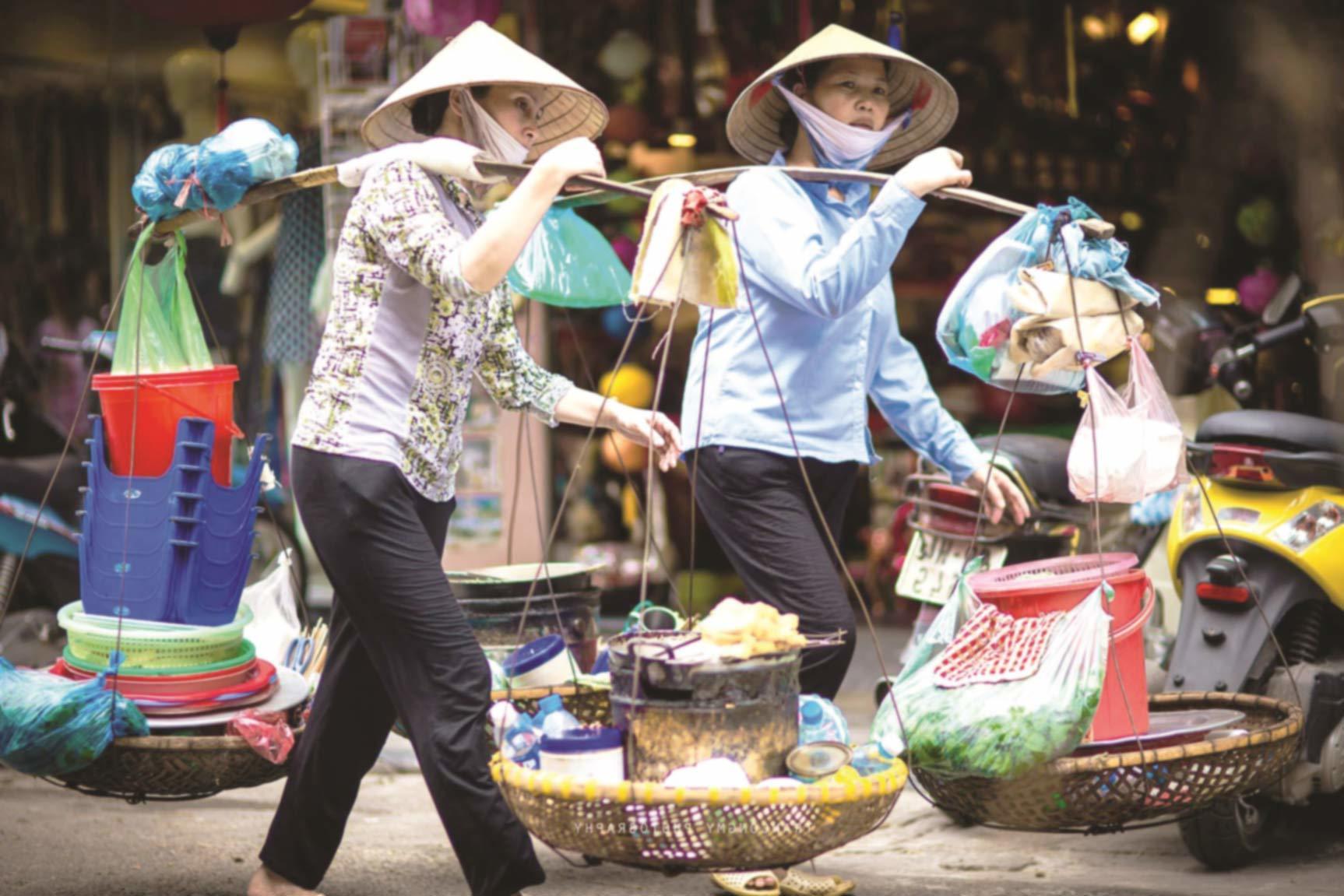 KHO TÀNG: Bán hàng rong, xe ôm, người thất nghiệp chính thức được ...