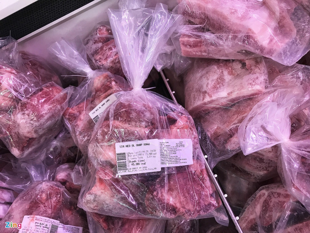 ‘Nhà tôi 4 người lớn, chỉ ăn hết 150 g thịt lợn nhập Canada’