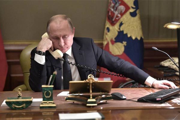 Thư ký tiết lộ bí mật về chiếc điện thoại đặc biệt của Putin