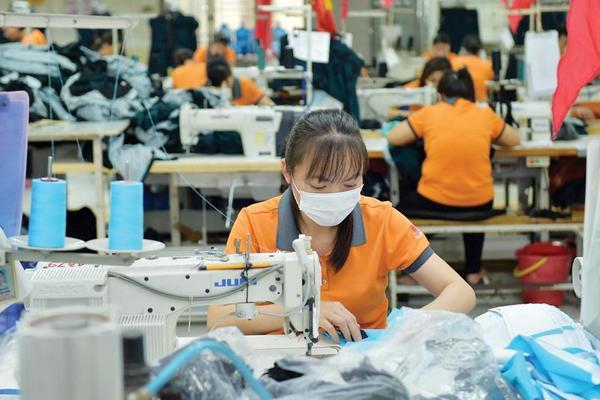 Đề nghị miễn đóng phí công đoàn, chậm nộp BHXH cho DN gặp khó vì dịch