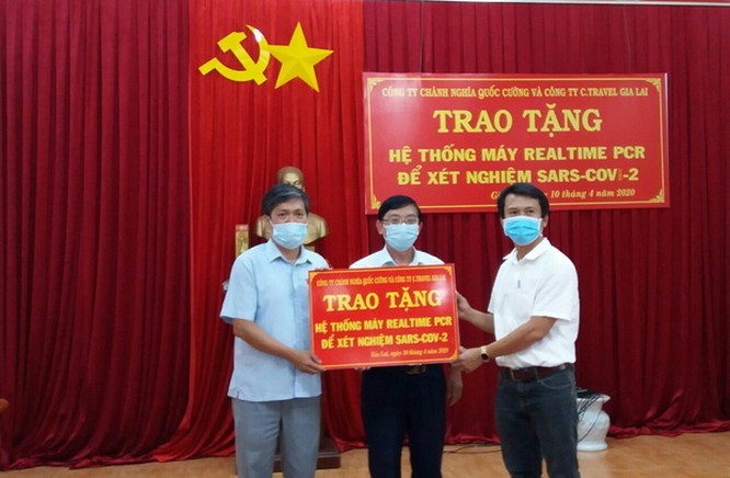 Quốc Cường Gia Lai tặng máy xét nghiệm Covid-19 giá chưa tới 2 tỷ