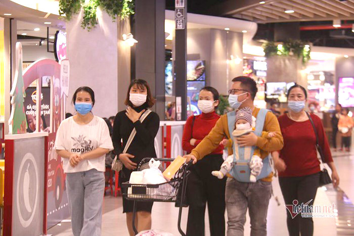 Hà Nội cho phép hiệu cắt tóc hoạt động, siêu thị 9h mới mở cửa