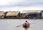 Floating classroom helps children in fishing village to integrate into community