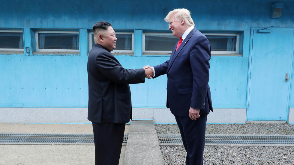 Ông Trump khẳng định 'biết rõ' tình trạng của Kim Jong Un