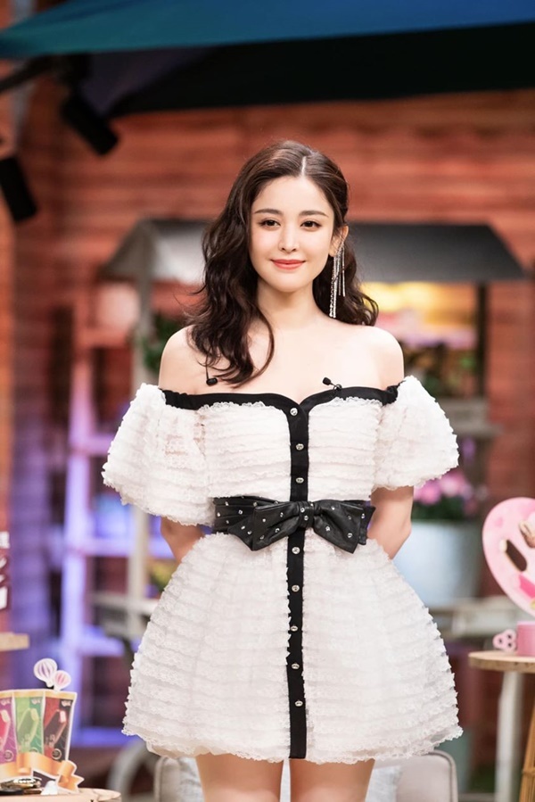 Angelababy thân mật với đàn em Thái Từ Khôn ghi hình 'Running Man'