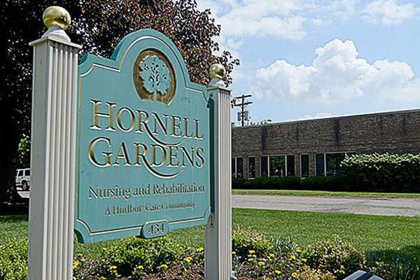 Nơi có 15 người chết vì Covid-19 vẫn cho y tá nhiễm bệnh làm việc