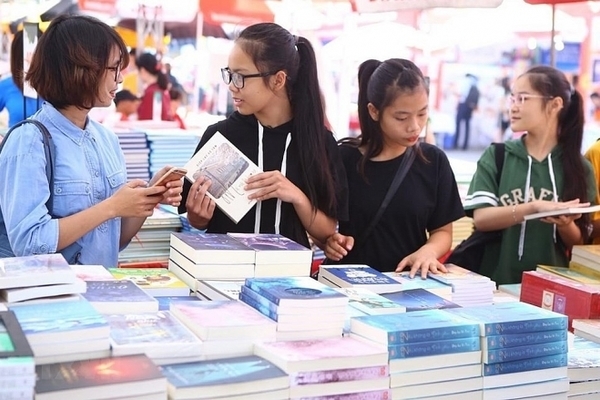Nhà thơ Nguyễn Quang Thiều: 'Phải tới hội sách như tới tham dự một lễ hội'