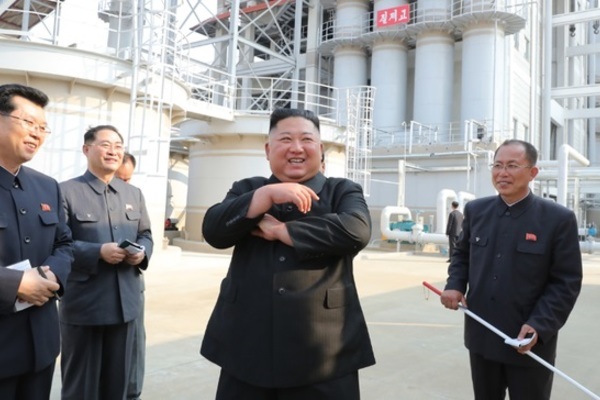 Lãnh đạo Triều Tiên Kim Jong Un tái xuất hiện