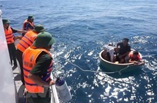 Filipino adrift at sea saved by Binh Dinh fishermen, border guards