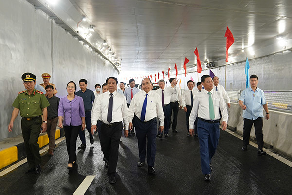 Thủ tướng dự lễ thông xe dự án nút giao nam cầu Bính, Hải Phòng