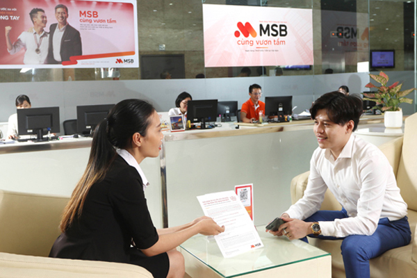 Nới lỏng giãn cách xã hội, ngân hàng chung tay ‘giảm đau kinh tế’