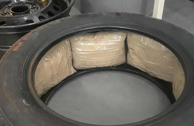 Giấu lượng ma túy trị giá 4 triệu USD vào lốp xe bán tải Ford F-150