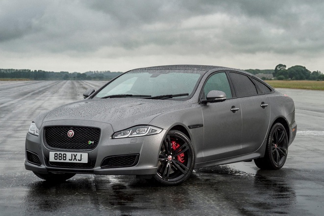 Người dùng kiện hãng xe sang vì bị cửa hít tự động nghiền đứt ngón tay