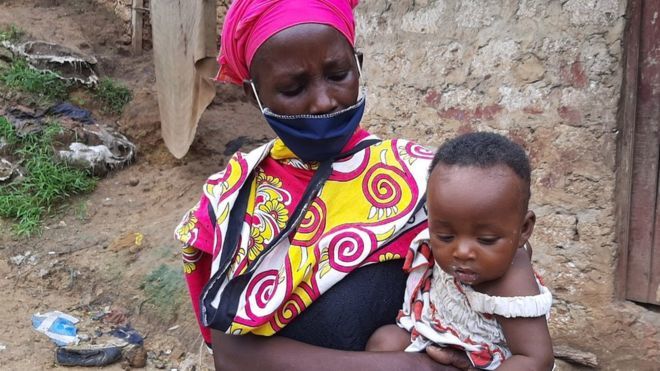 Kenya: Bà mẹ 8 con nấu mầm đá cho con vì quá đói
