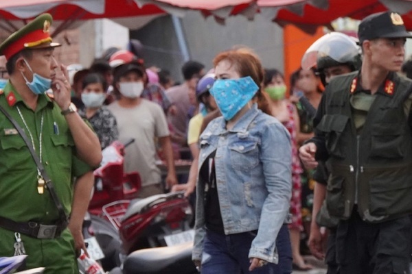 Bắt 2 'nữ quái' cầm đầu nhóm bảo kê trong KCN ở Đồng Nai