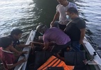 2 CSGT lao xuống sông cứu người phụ nữ nhảy cầu tự tử