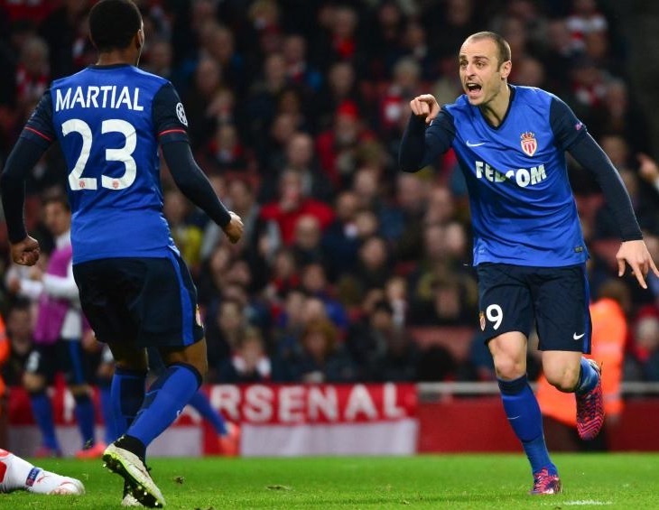 Berbatov kể công giúp MU chiêu mộ Martial