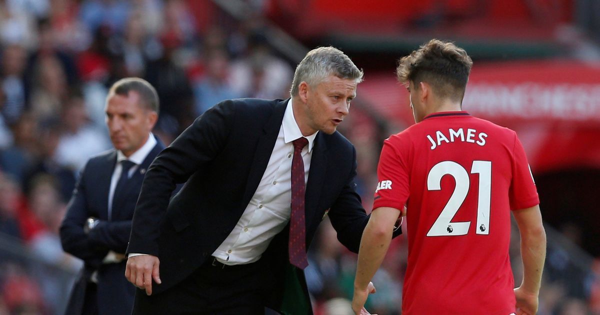 FIFA duyệt thay 5 cầu thủ, bác rút ngắn trận đấu còn 45 phút