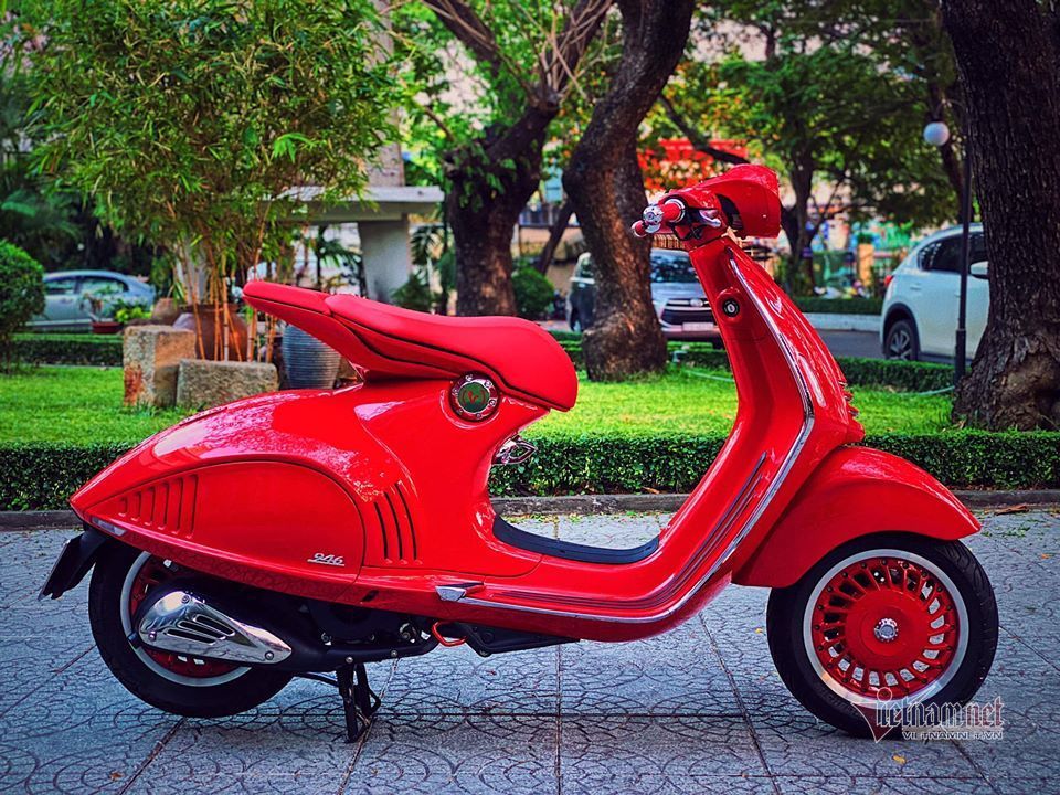 Sốt với Vespa đỏ biển ngũ quý 8 giá gần 700 triệu