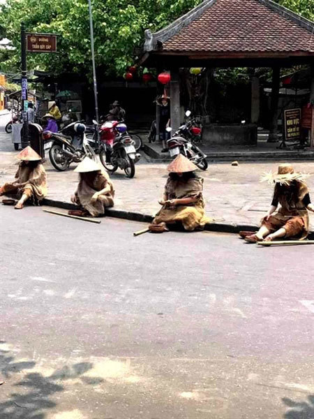 Hoi An: Five women disguised as beggars fined nearly $3,000